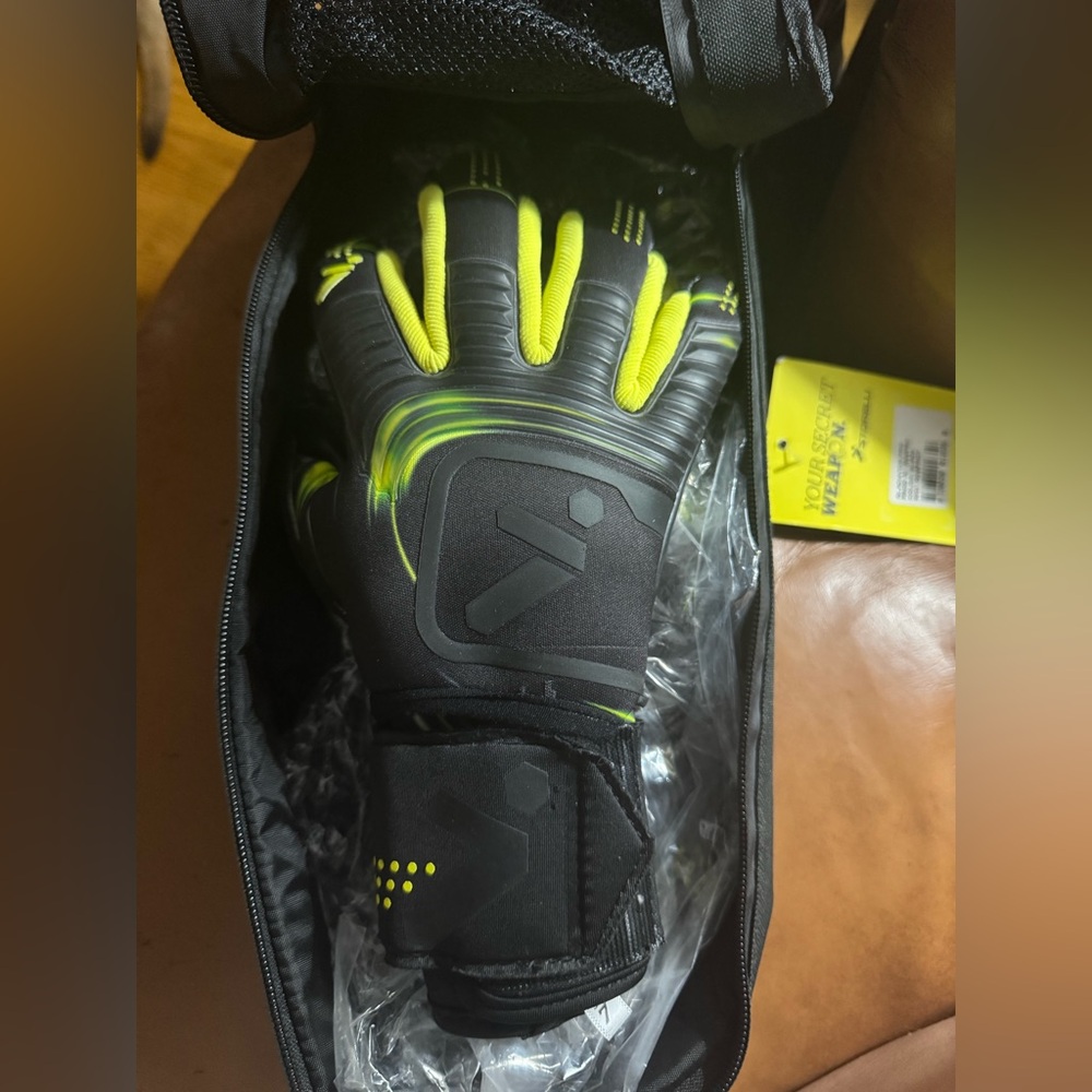 Soccer GoalKeeper Gloves